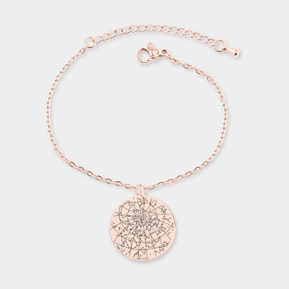 brazalete de oro rosa personalizado grabado con mapa de estrellas